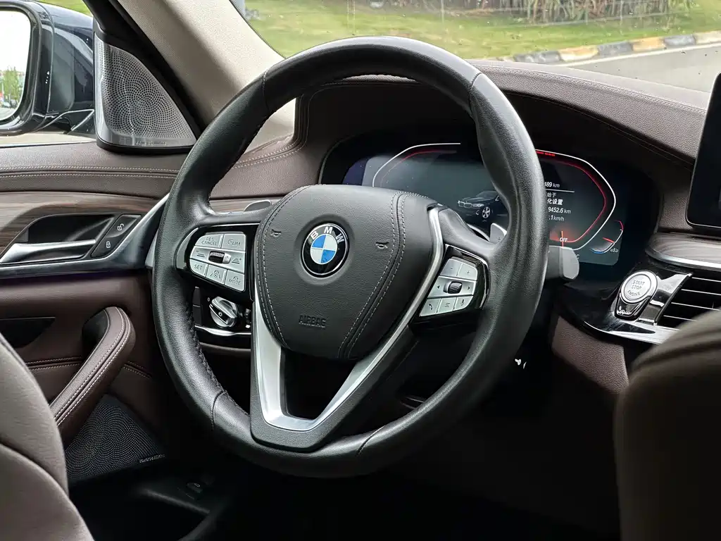 BMW 5 Series 2022 — фото 19