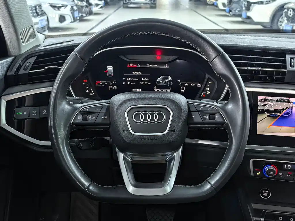 Audi Q3 2023 — фото 12