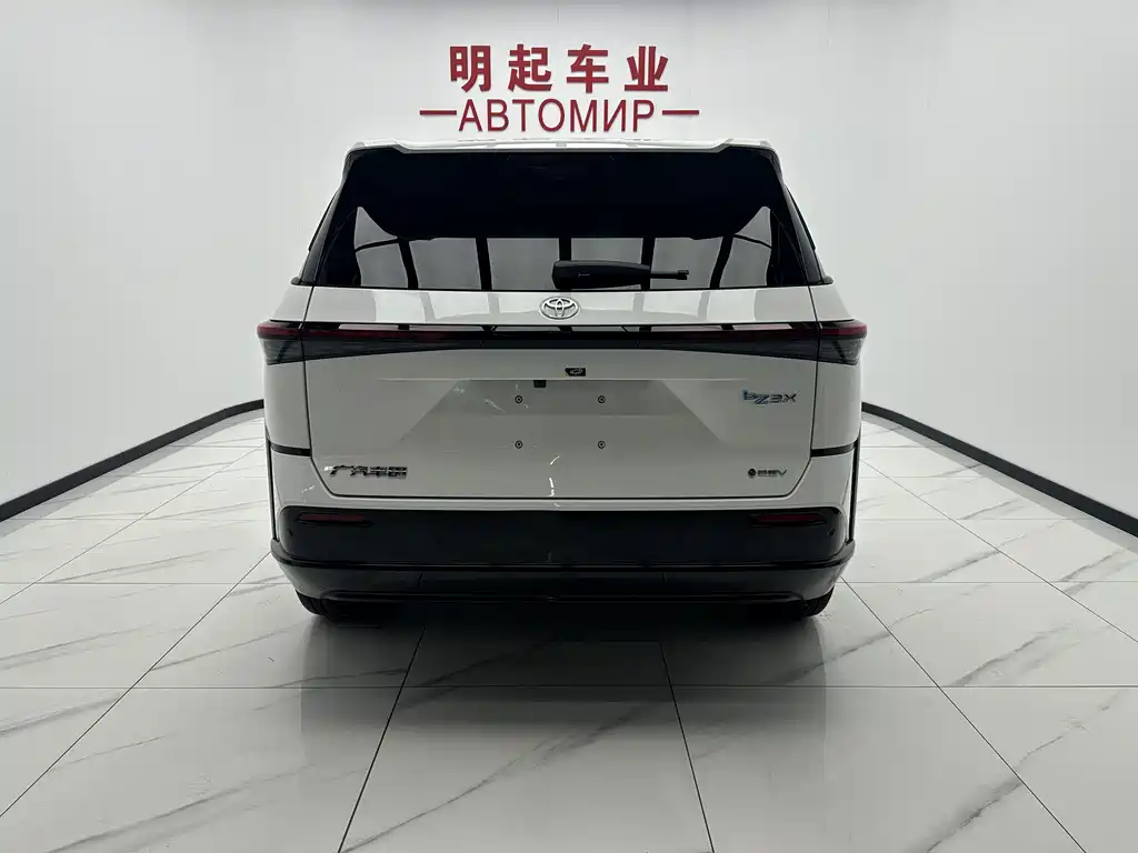 Toyota bZ3X 2025 — фото 10
