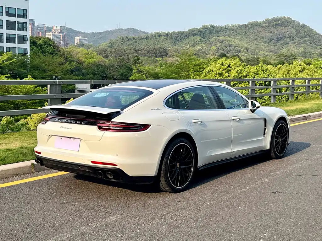 Porsche Panamera 2019 — фото 6