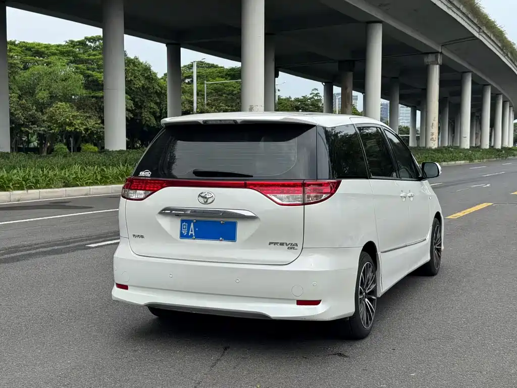 Toyota Previa 2018 — фото 9