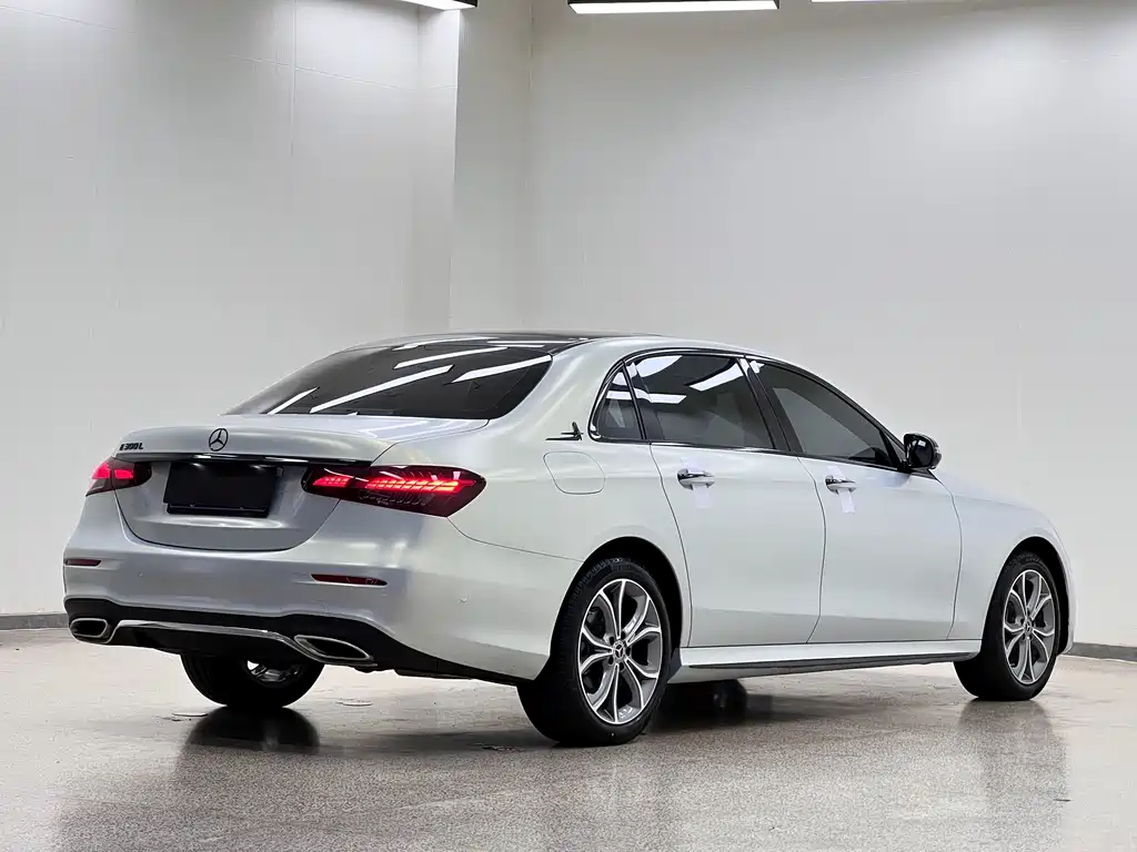 Mercedes-Benz E-Class 2022