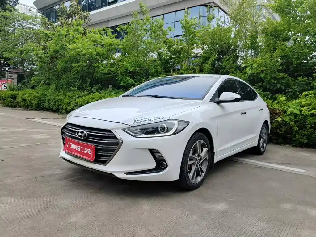 Hyundai Elantra 2018 — фото 2