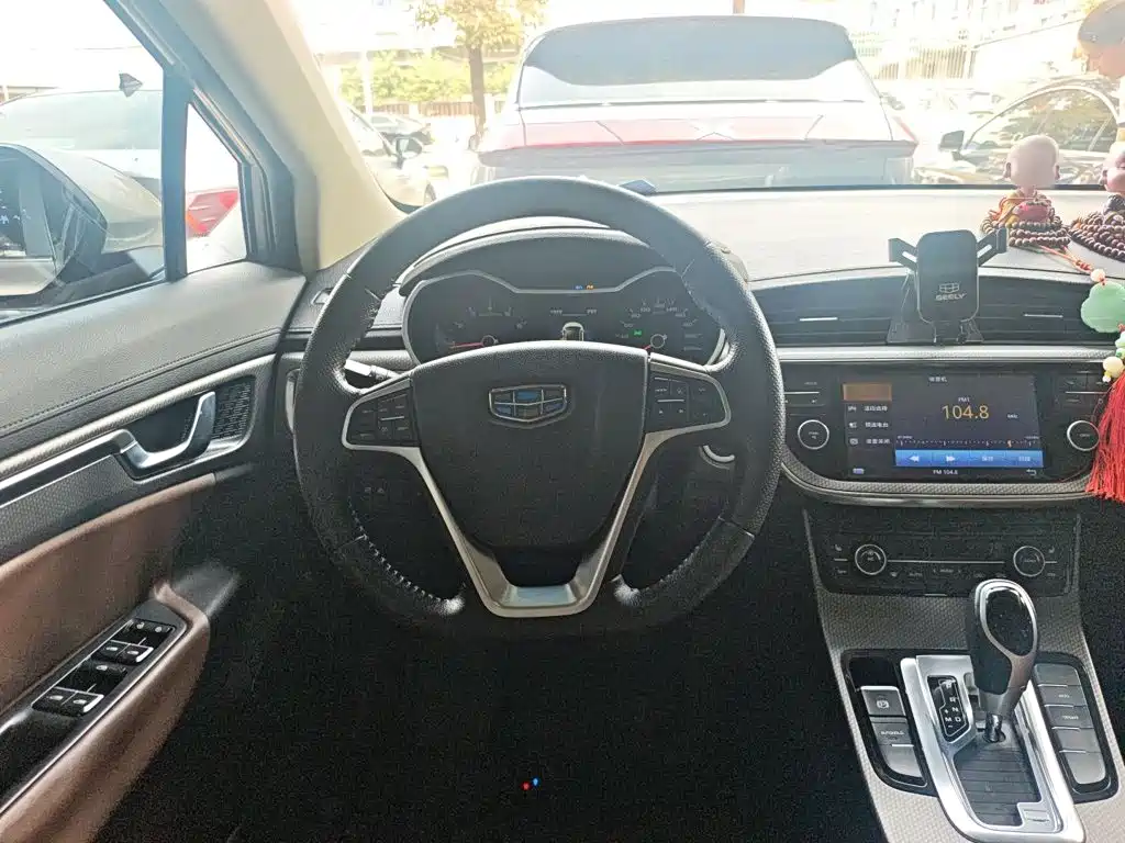 Geely Emgrand GS 2017