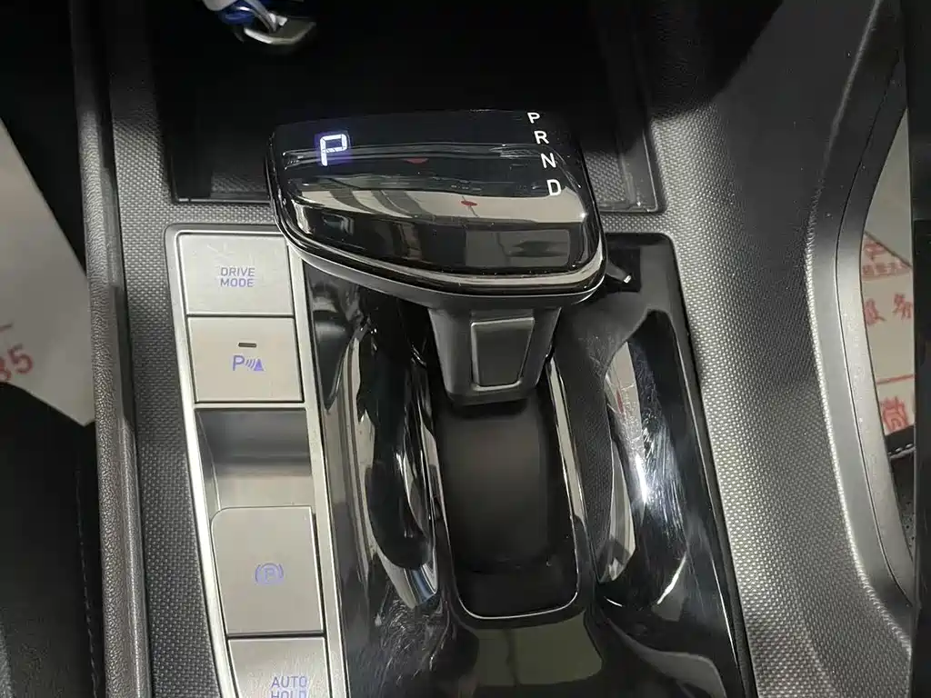 Hyundai Elantra 2023 — фото 17