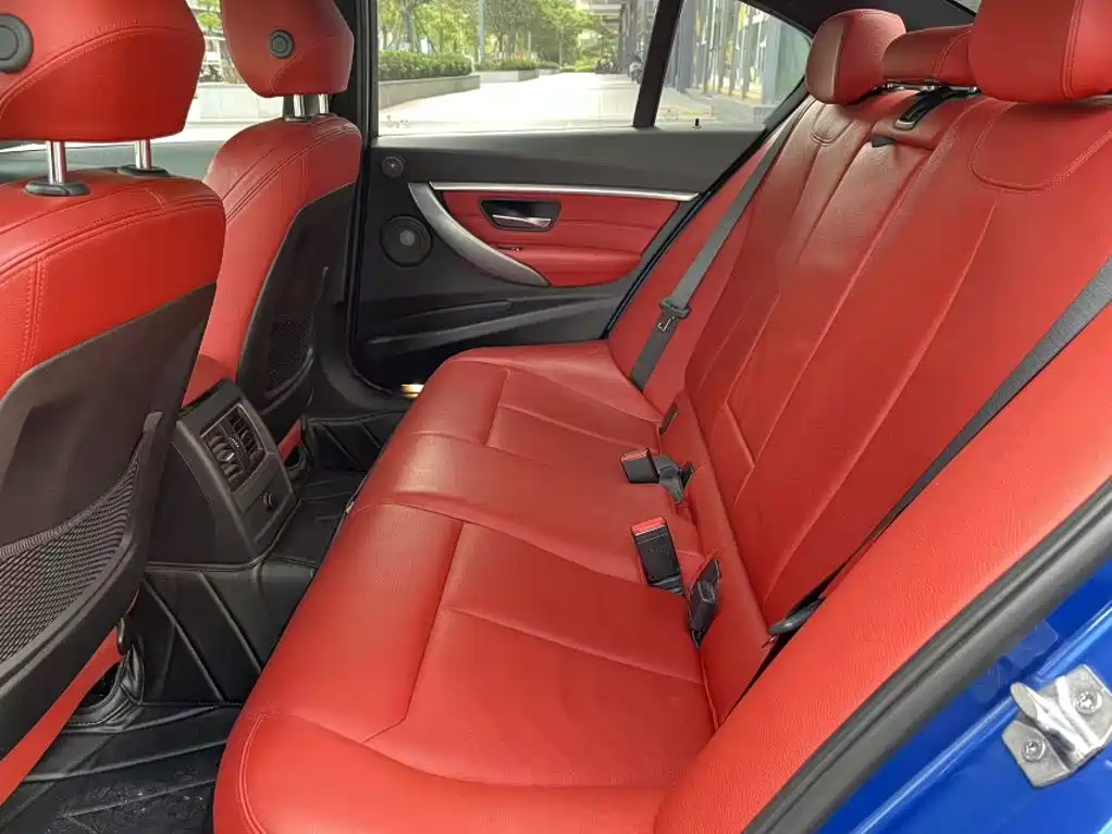 BMW 3 Series 2018 — фото 15