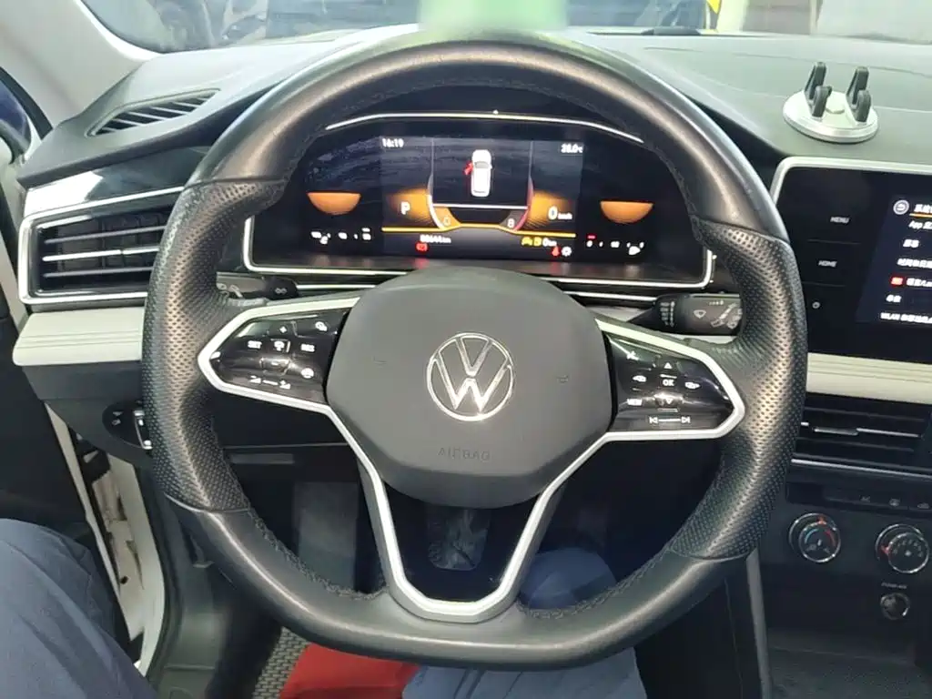 Volkswagen Tiguan L 2022 — фото 11