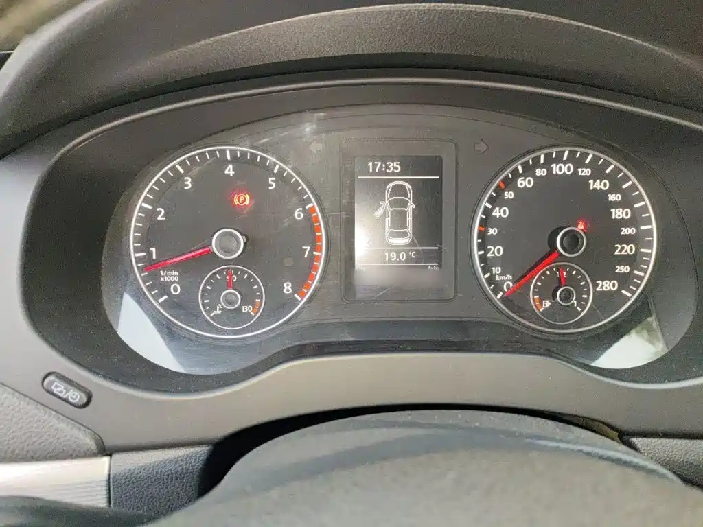 Volkswagen Sagitar 2014