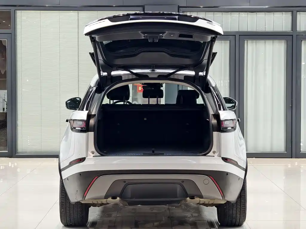 Land Rover Velar 2023 — фото 14