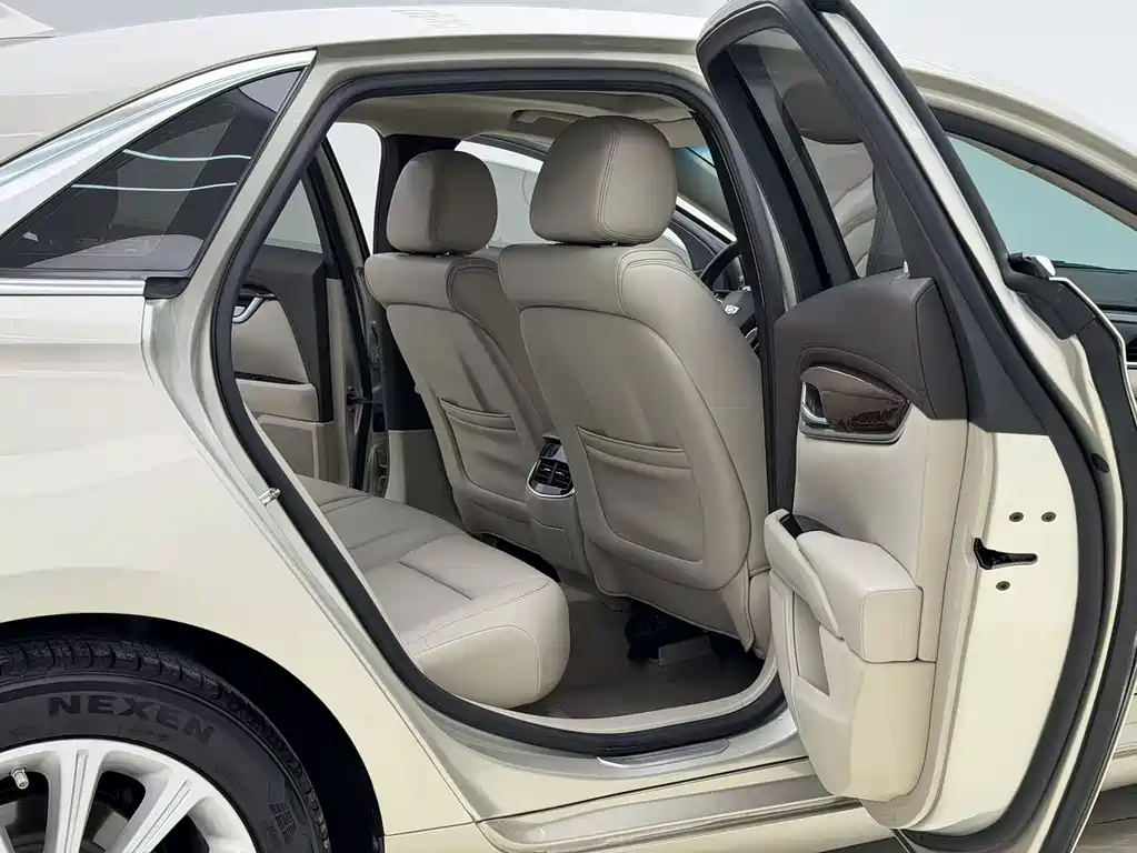 Cadillac XTS 2016 — фото 11