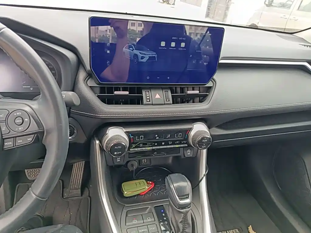 Toyota Wildlander 2023 — фото 13