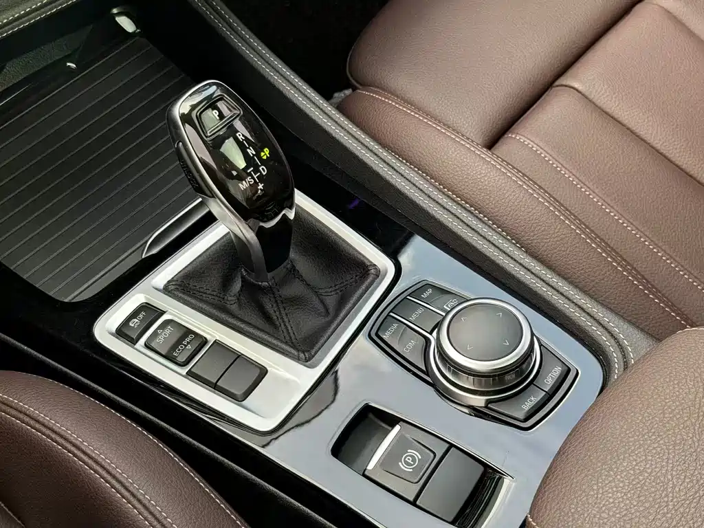 BMW 1 Series 2023 — фото 12