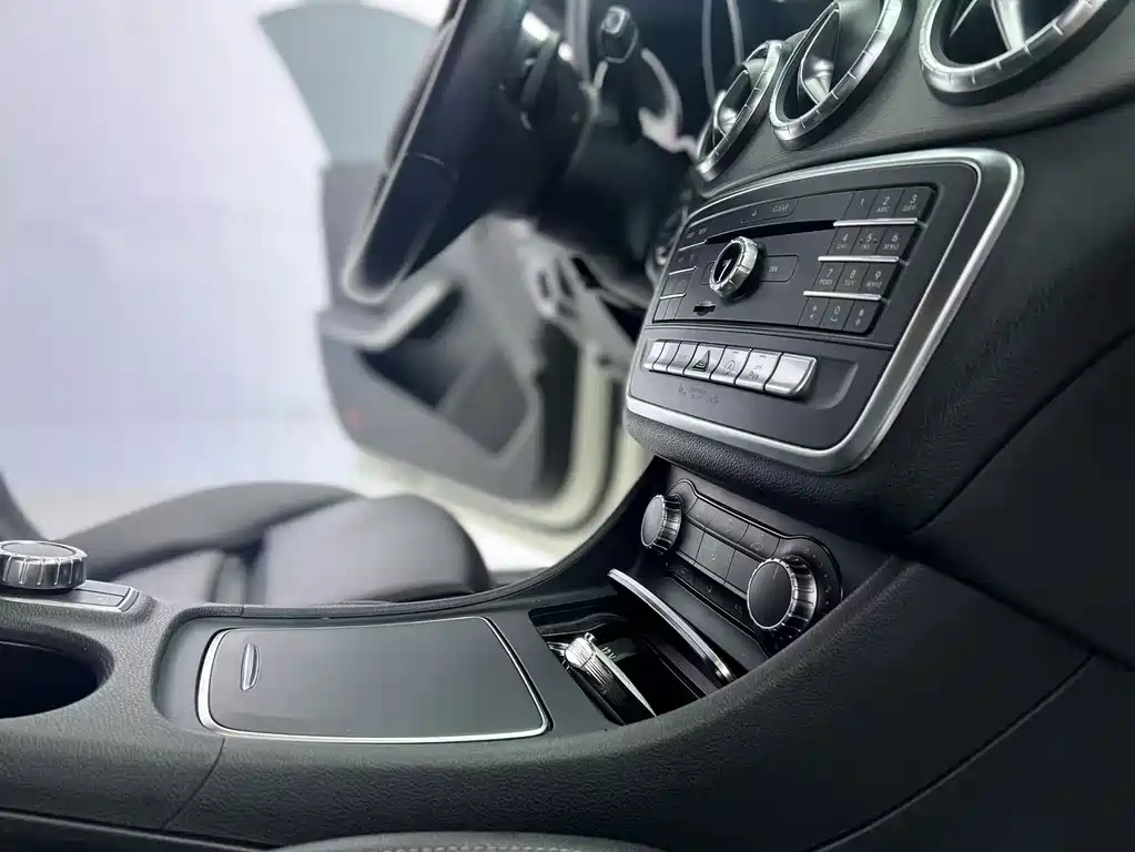 Mercedes-Benz CLA 2016 — фото 13
