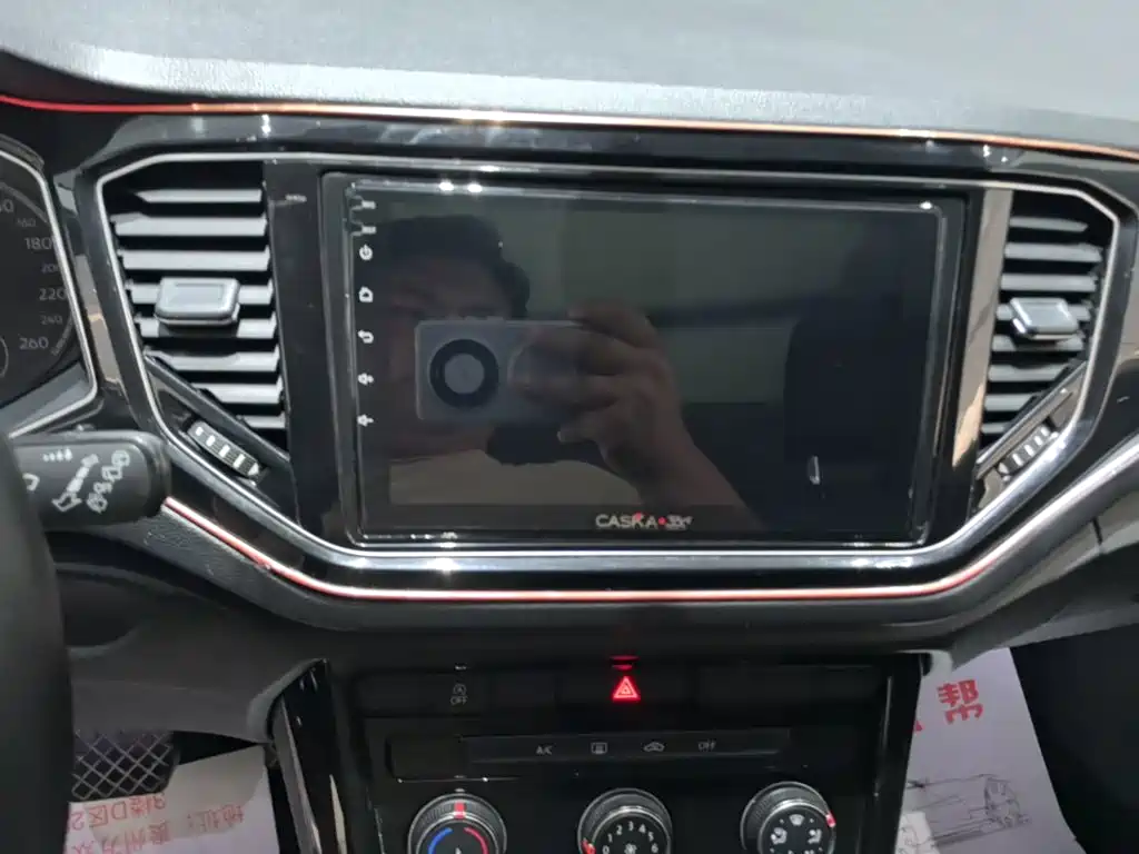 Volkswagen T-Roc 2019 — фото 13