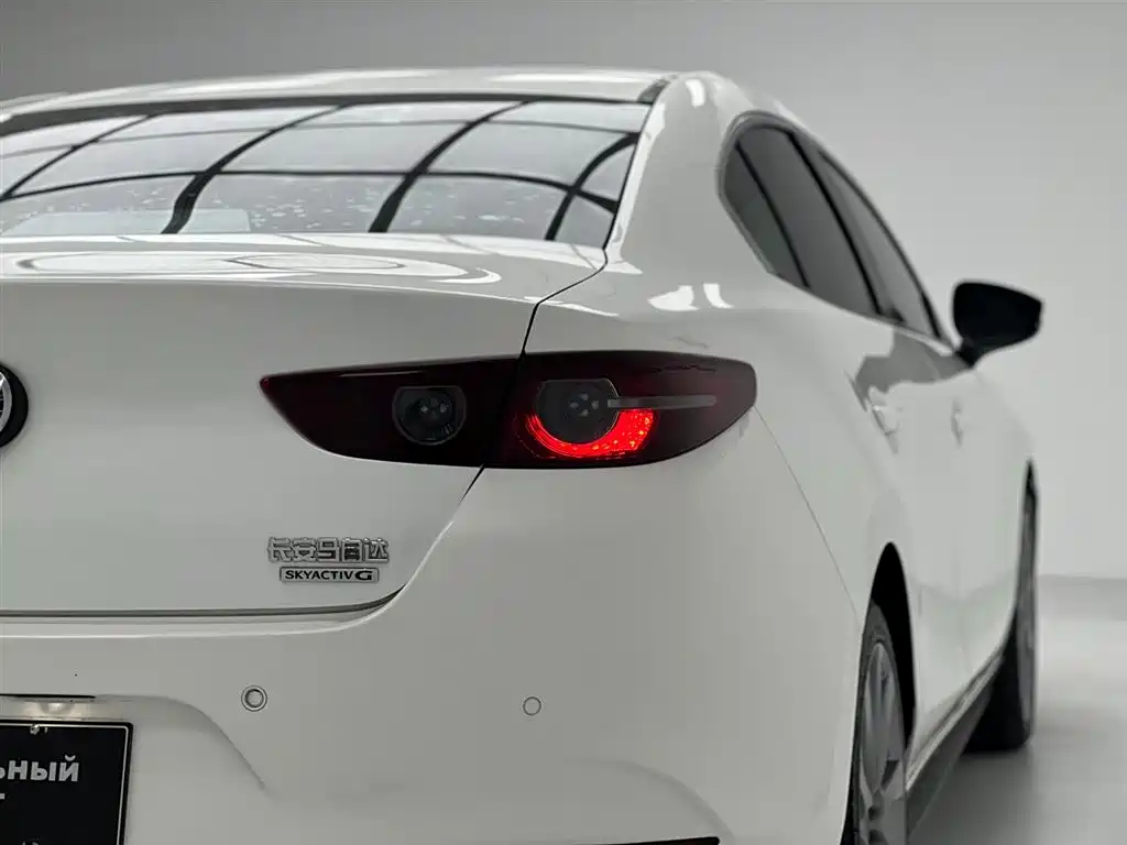 Mazda 3 Axela 2021 — фото 17