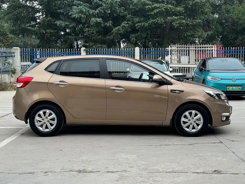 Kia K2 2016 — фото 16