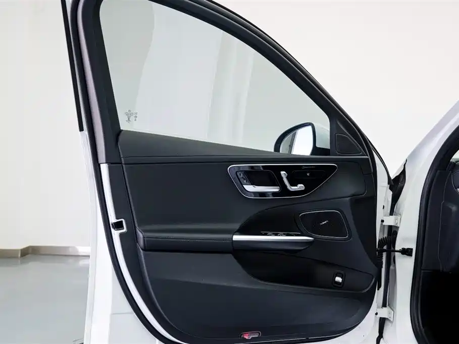 Mercedes-Benz C-Class 2022 — фото 10