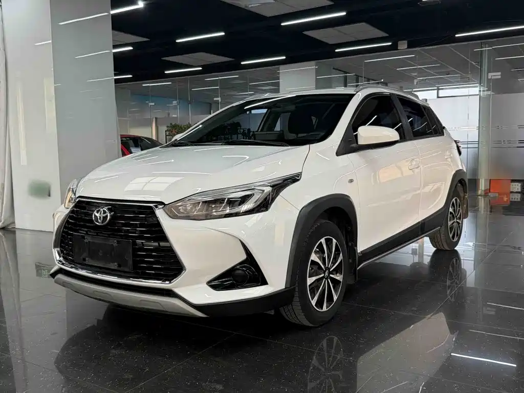 Toyota Yaris L 2020 — фото 24