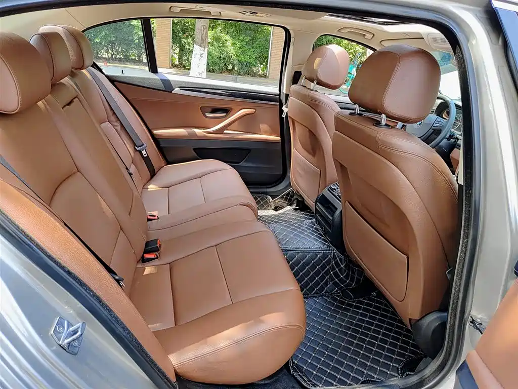 BMW 5 Series 2014 — фото 11