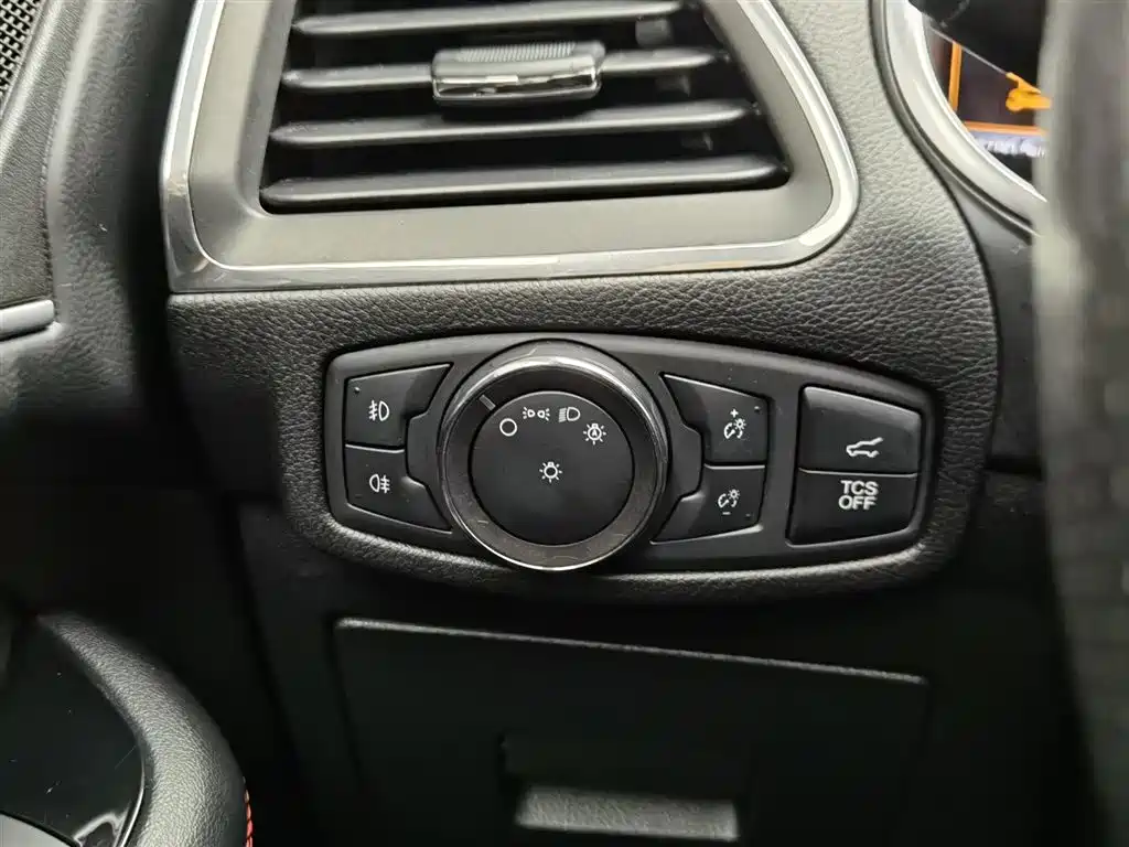Ford Edge 2020 — фото 21