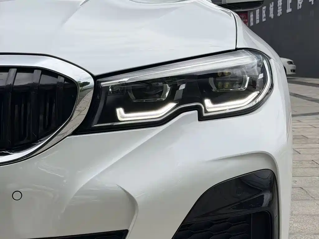 BMW 3 Series 2021 — фото 11