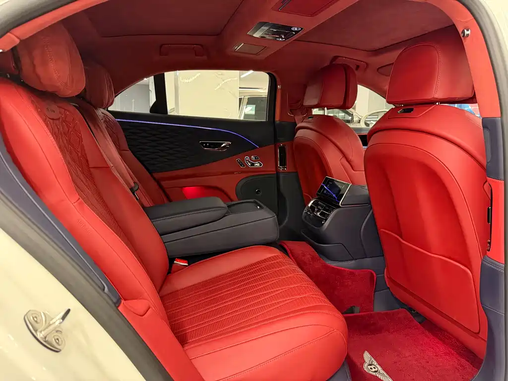 Bentley Flying Spur 2023 — фото 10