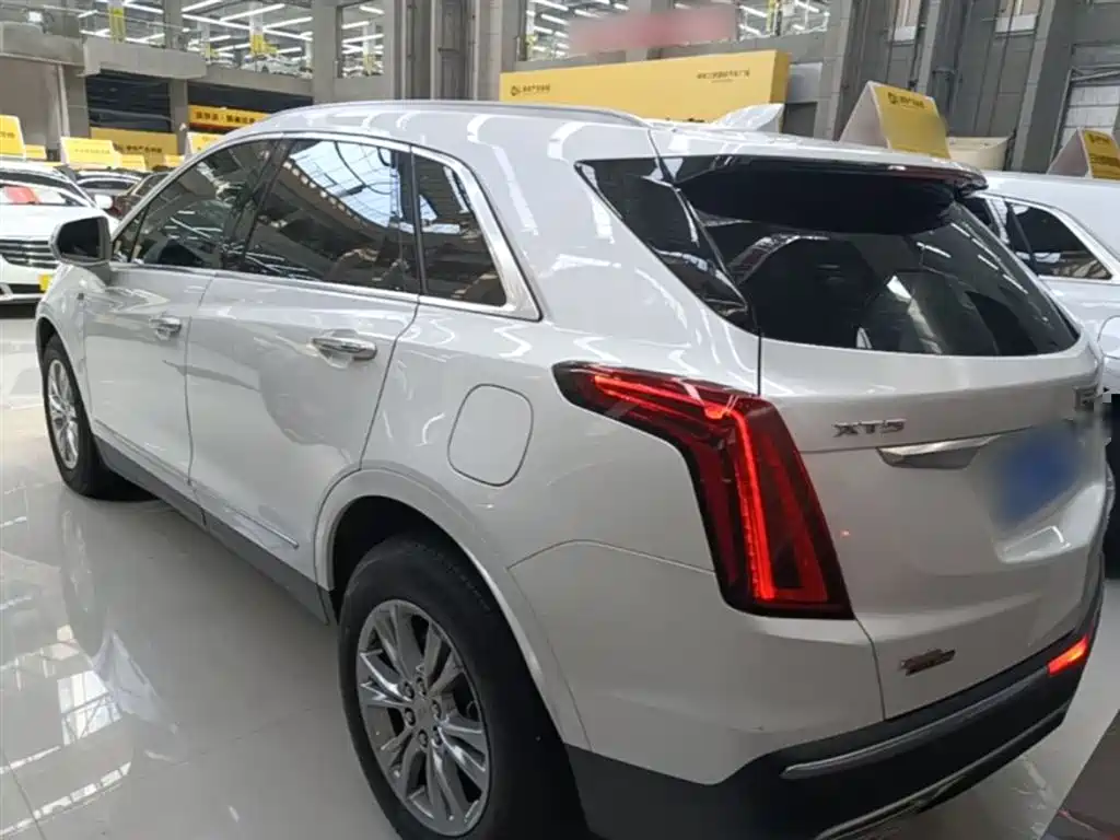 Cadillac XT5 2021 — фото 5