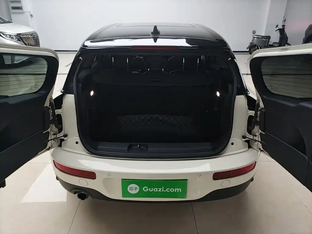MINI Clubman 2018 — фото 19