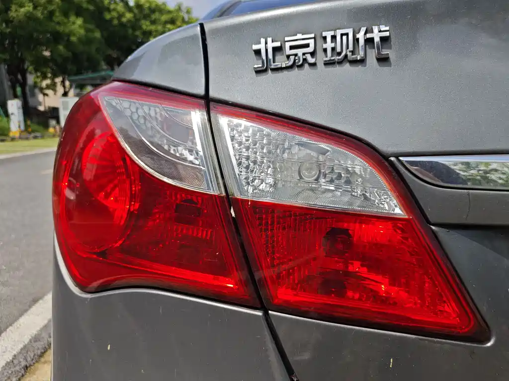 Hyundai Elantra 2012 — фото 10