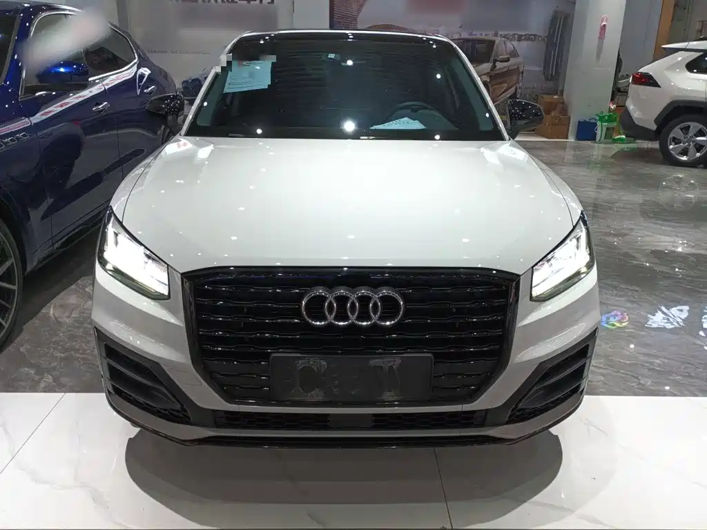 Audi Q2L 2019