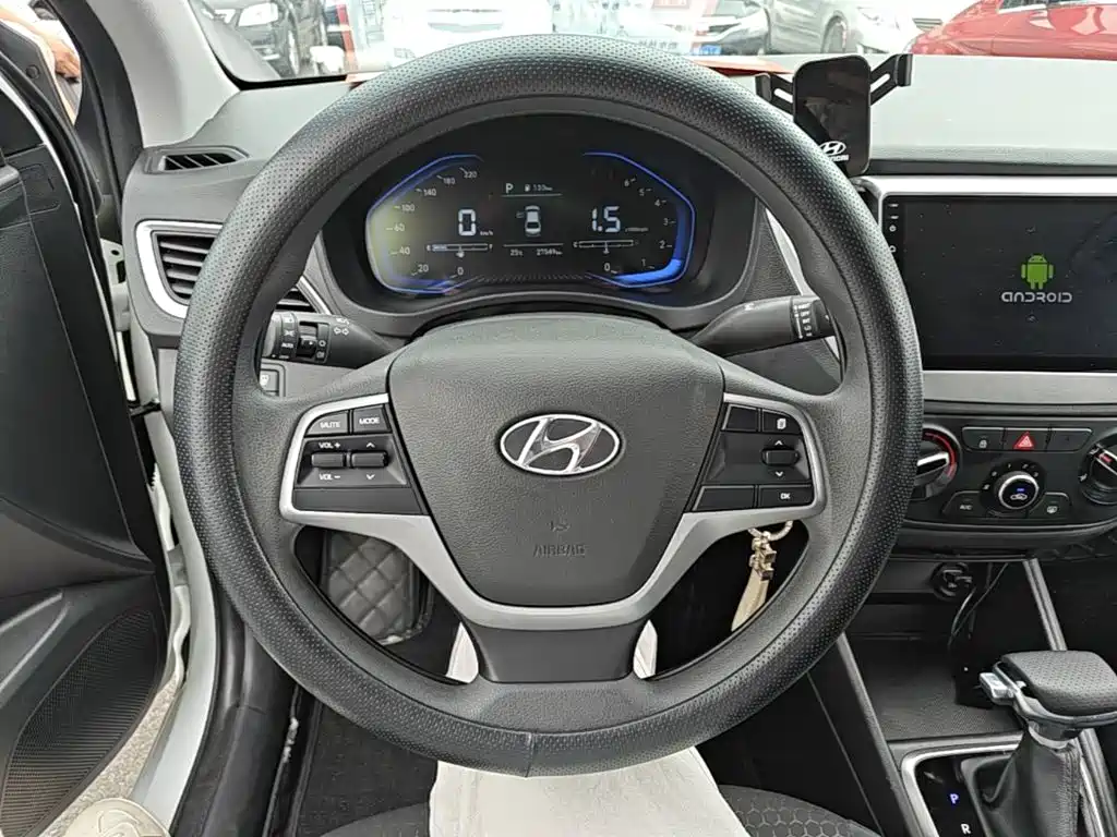 Hyundai Verna 2021 — фото 11