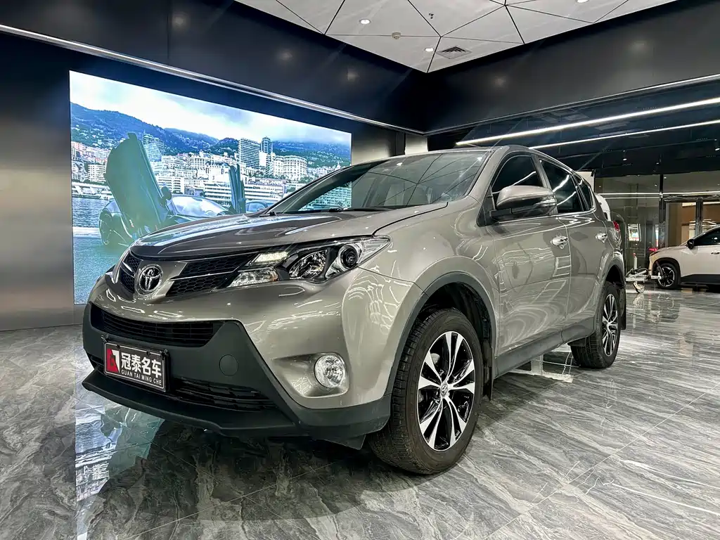 Toyota RAV4 2016 — фото 1