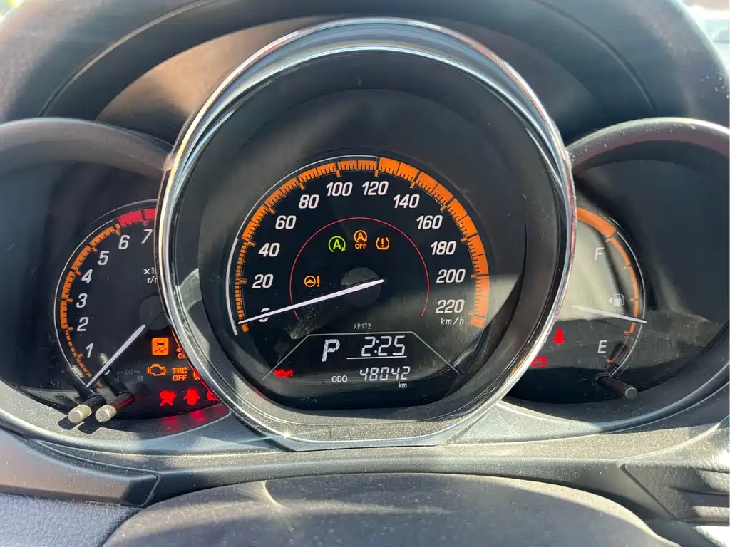 Toyota Yaris L 2022 — фото 11