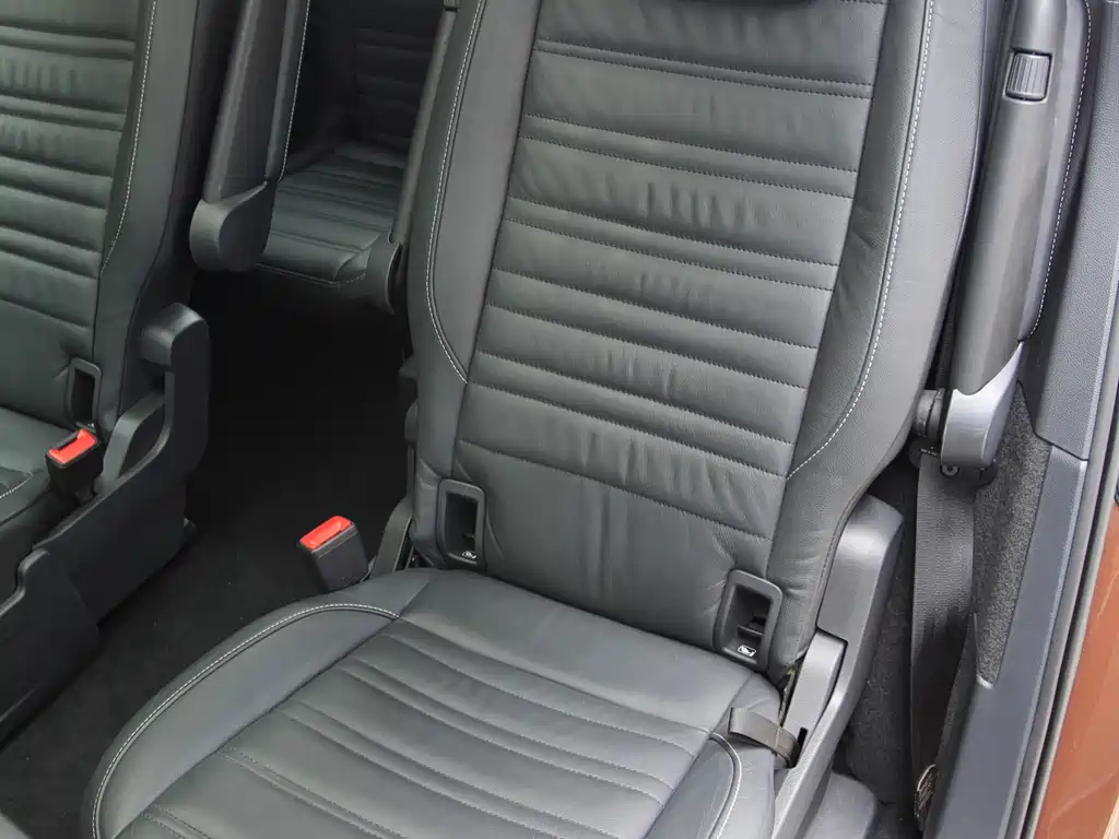Volkswagen Touran 2017 — фото 10