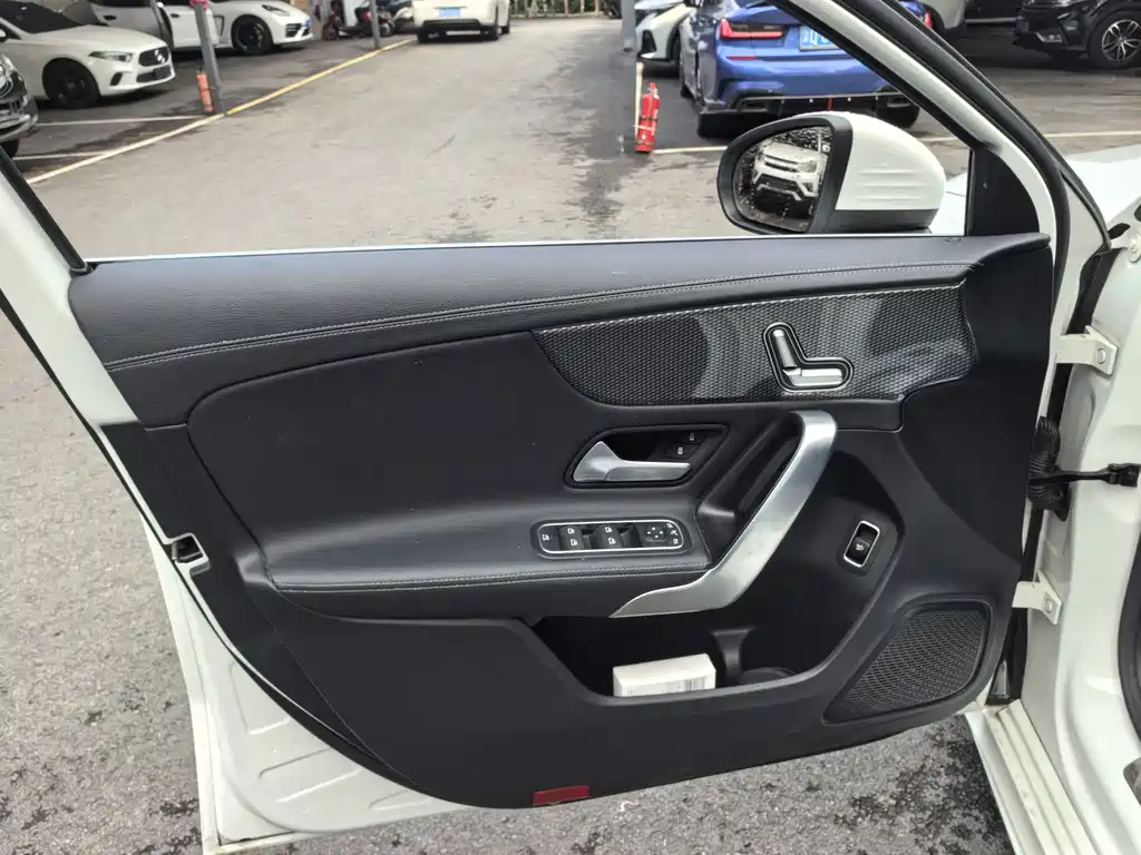 Mercedes-Benz A-Class 2020 — фото 8