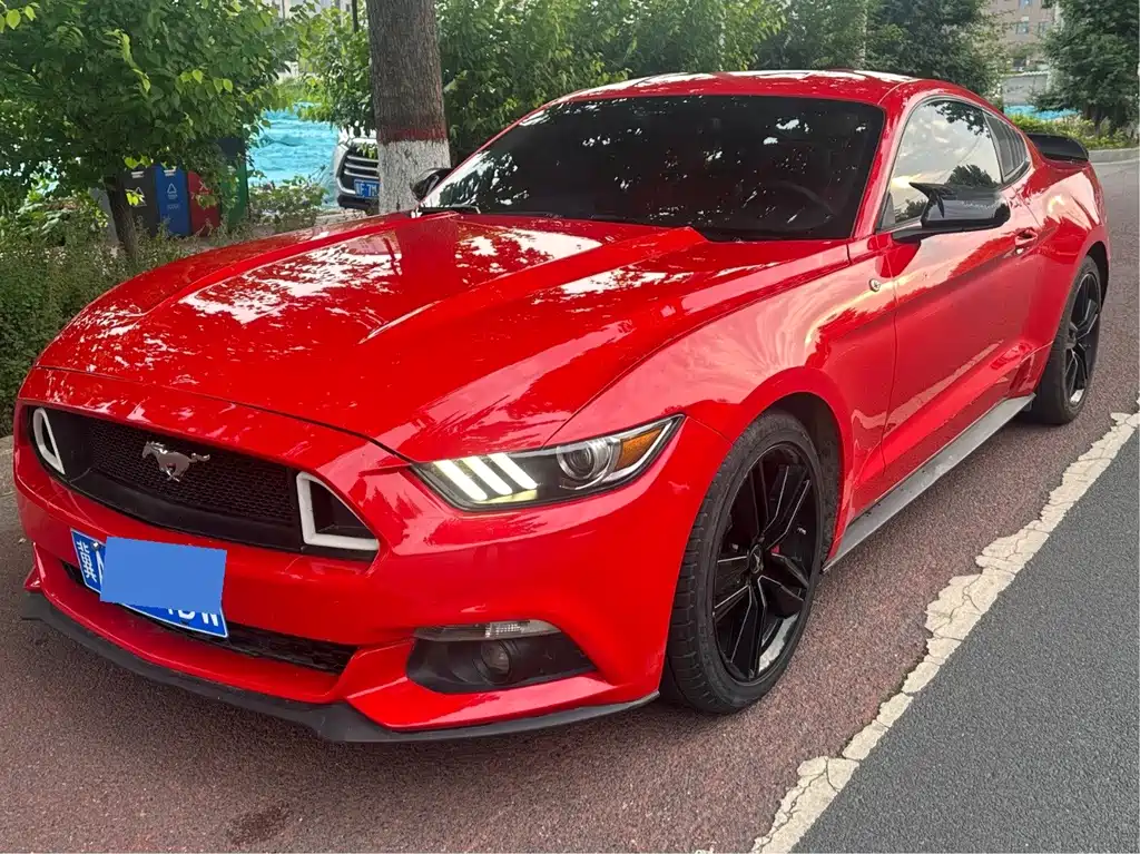 Ford Mustang 2015 — фото 1