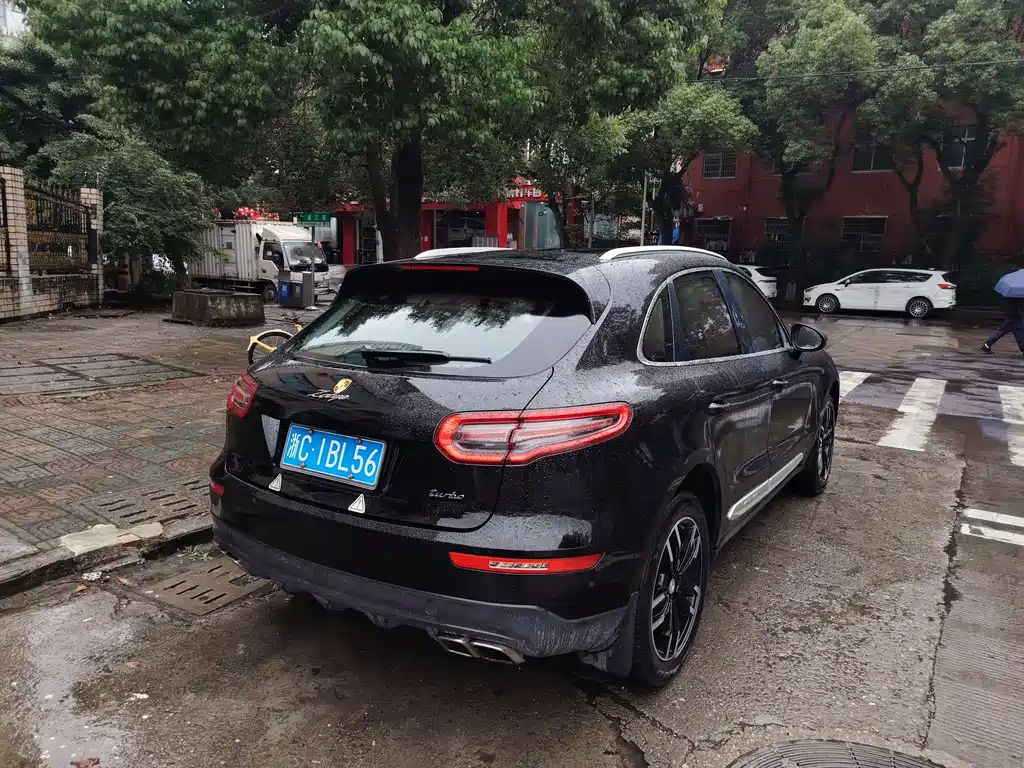 Zotye SR9 2017 — фото 12