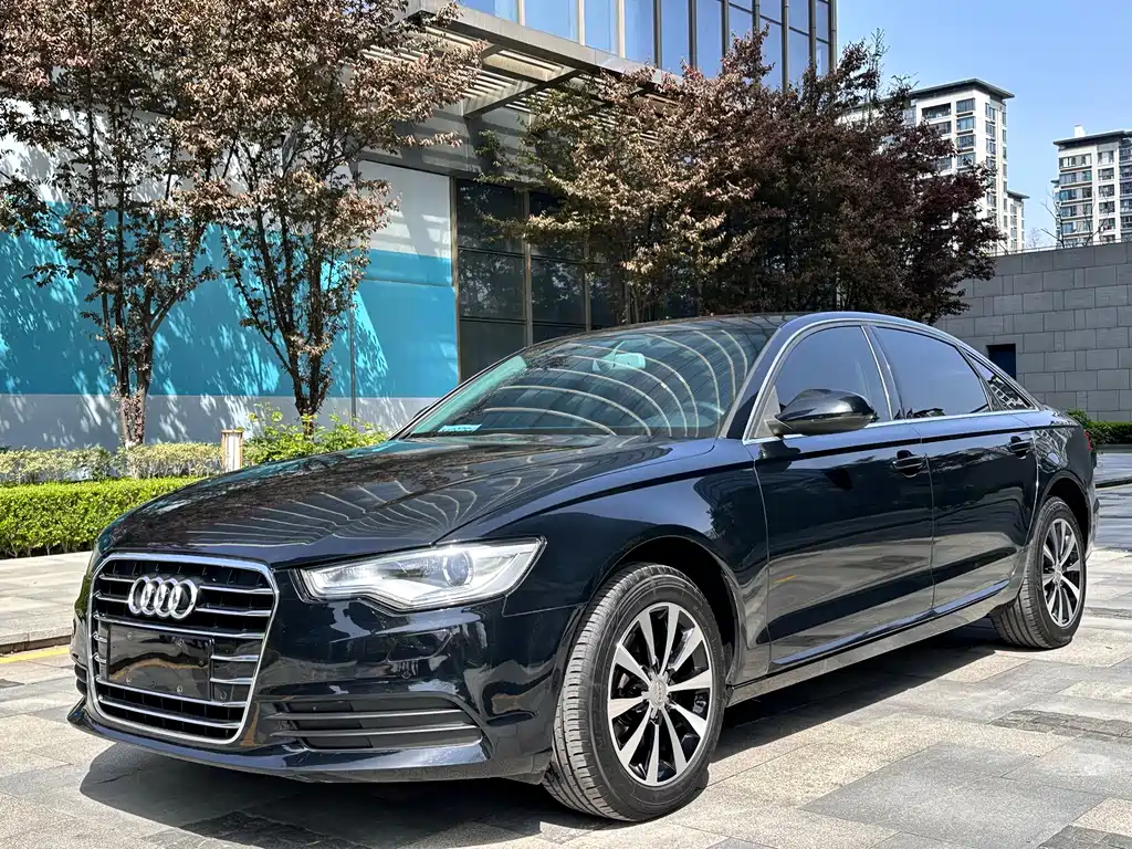 Audi A6L 2015 — фото 1