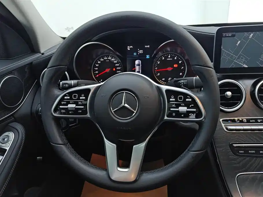 Mercedes-Benz C-Class 2019 — фото 15