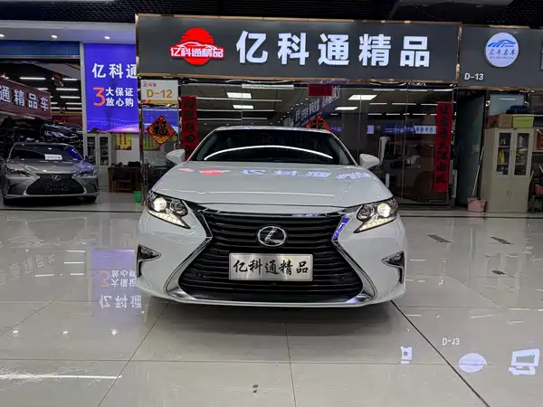 Lexus ES 2015