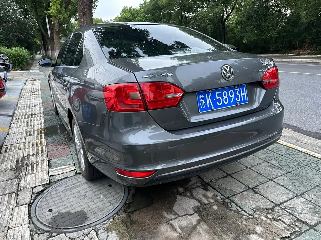 Volkswagen Sagitar 2014