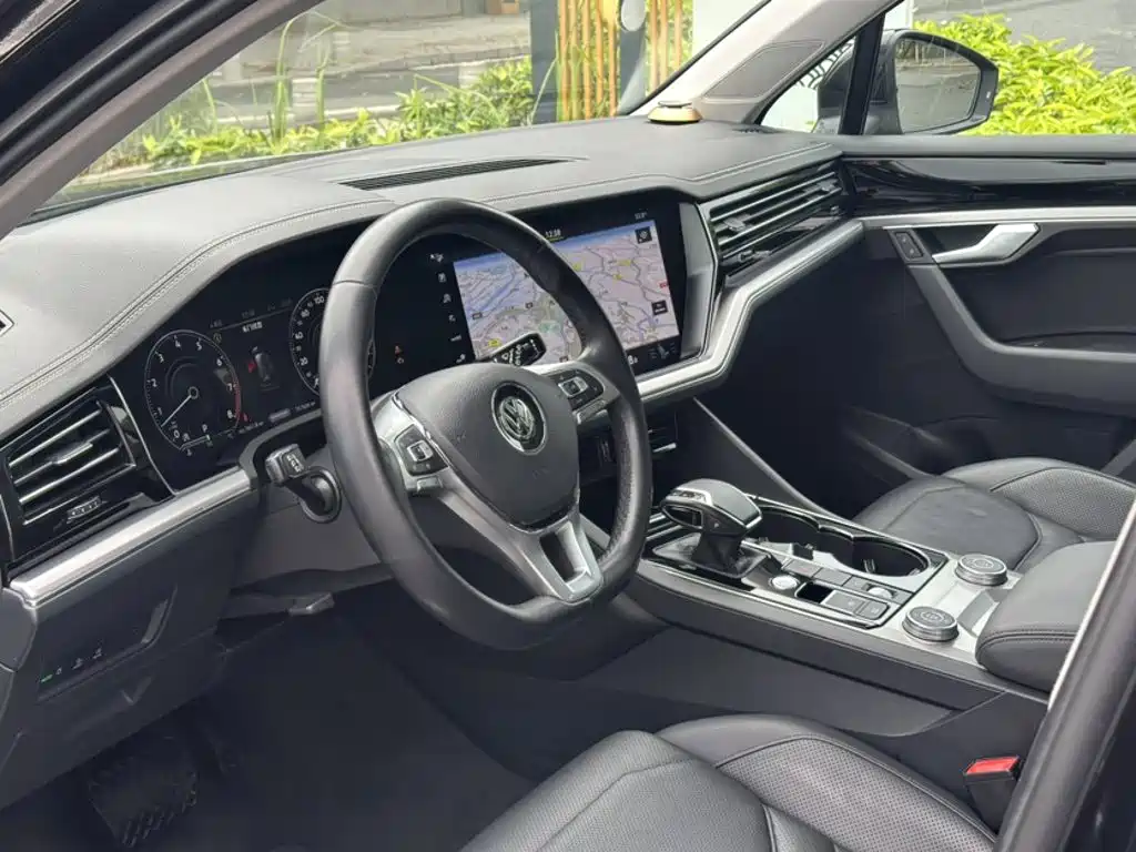 Volkswagen Touareg 2020 — фото 16