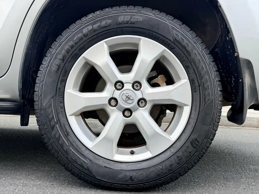 Toyota RAV4 2013 — фото 25