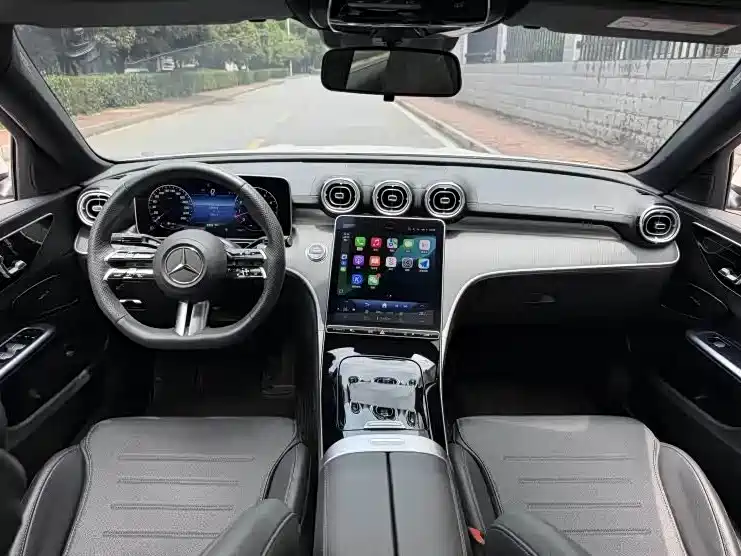 Mercedes-Benz C-Class 2023 — фото 6