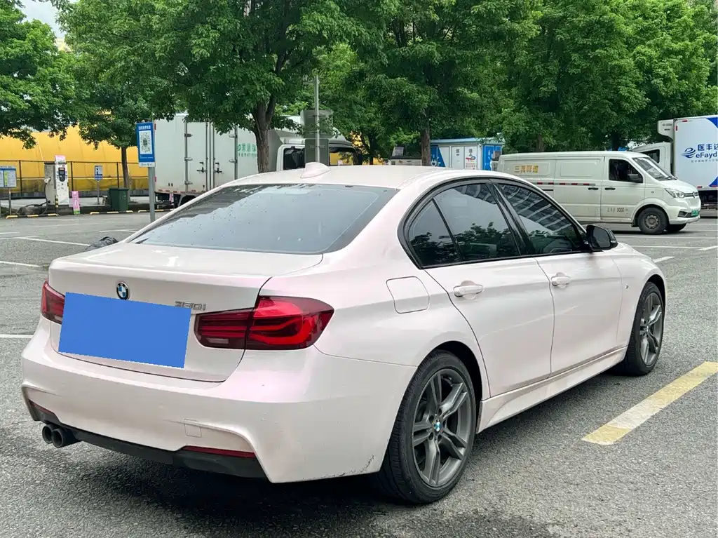 BMW 3 Series 2018 — фото 8