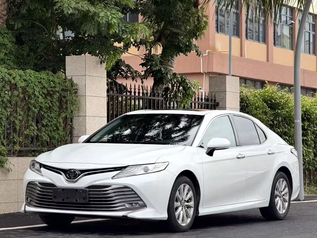 Toyota Camry 2019