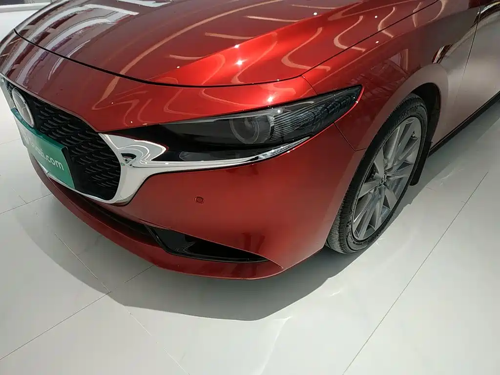 Mazda 3 Axela 2021 — фото 24