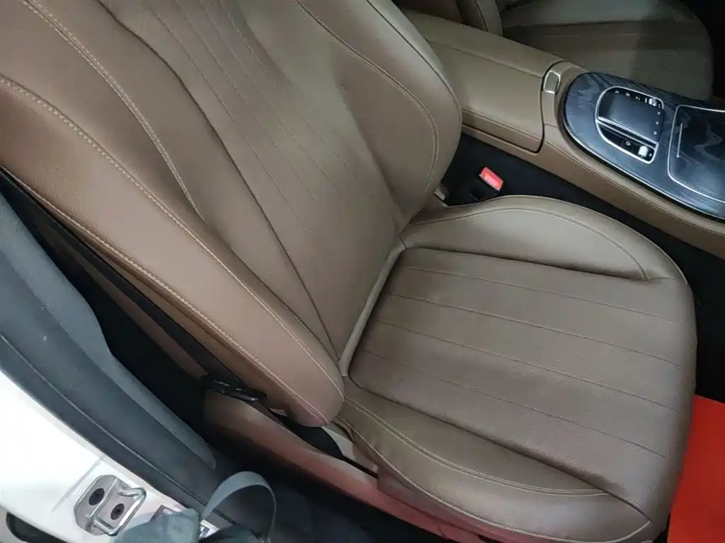 Mercedes-Benz E-Class 2020 — фото 25