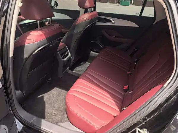 Hongqi H5 2023