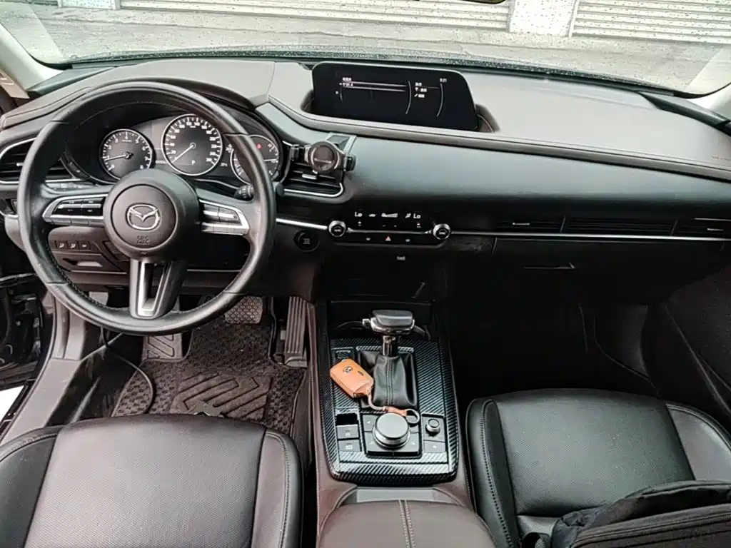 Mazda CX-30 2021 — фото 10